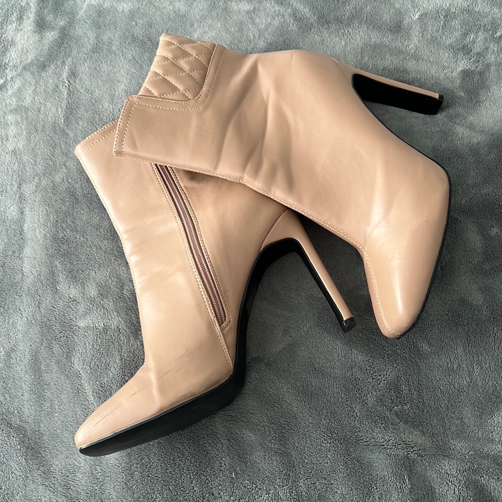 Heel boots